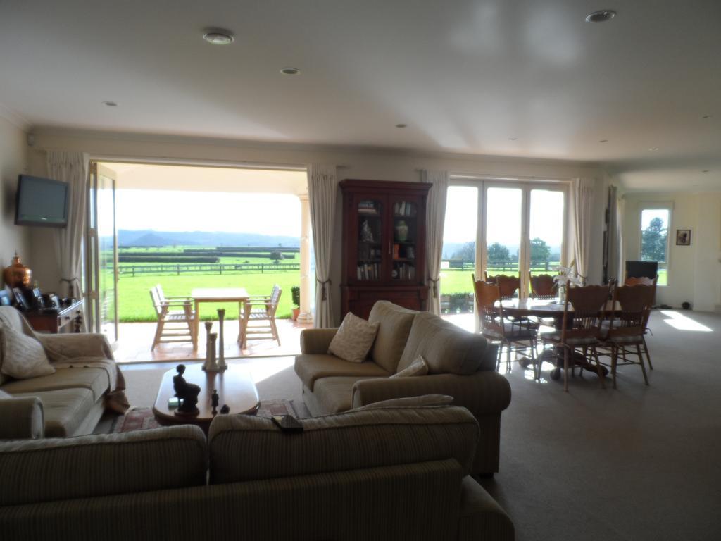 Country House B&B Waimate North Exterior photo